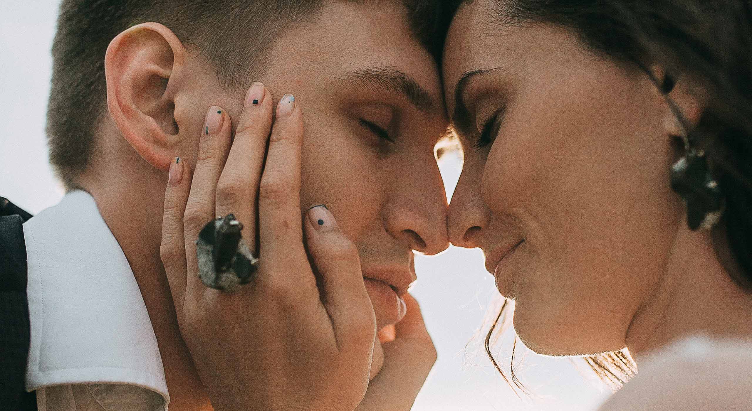 Custom Headstone Engraving Ideas That Tell a Loved One’s Story