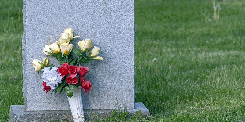 Key Differences Between Headstones and Grave Markers